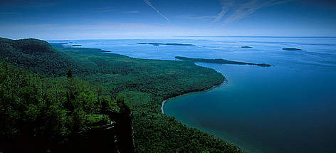 Lake Superior
© GaryAndJoanieMcGuffin.com / WWF-Canada rel=